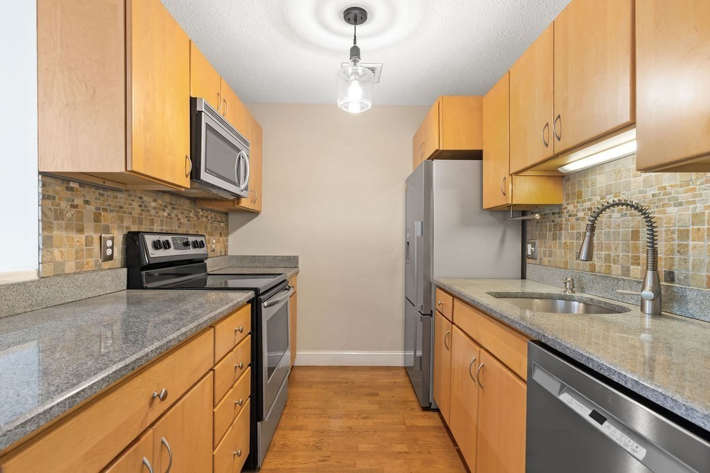 15 Bower Road, Unit F11 Quincy, MA 02169 - Photo 9 of 26