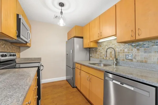 $2,750 | 15 Bower Road, Unit F11, Quincy, MA 02169