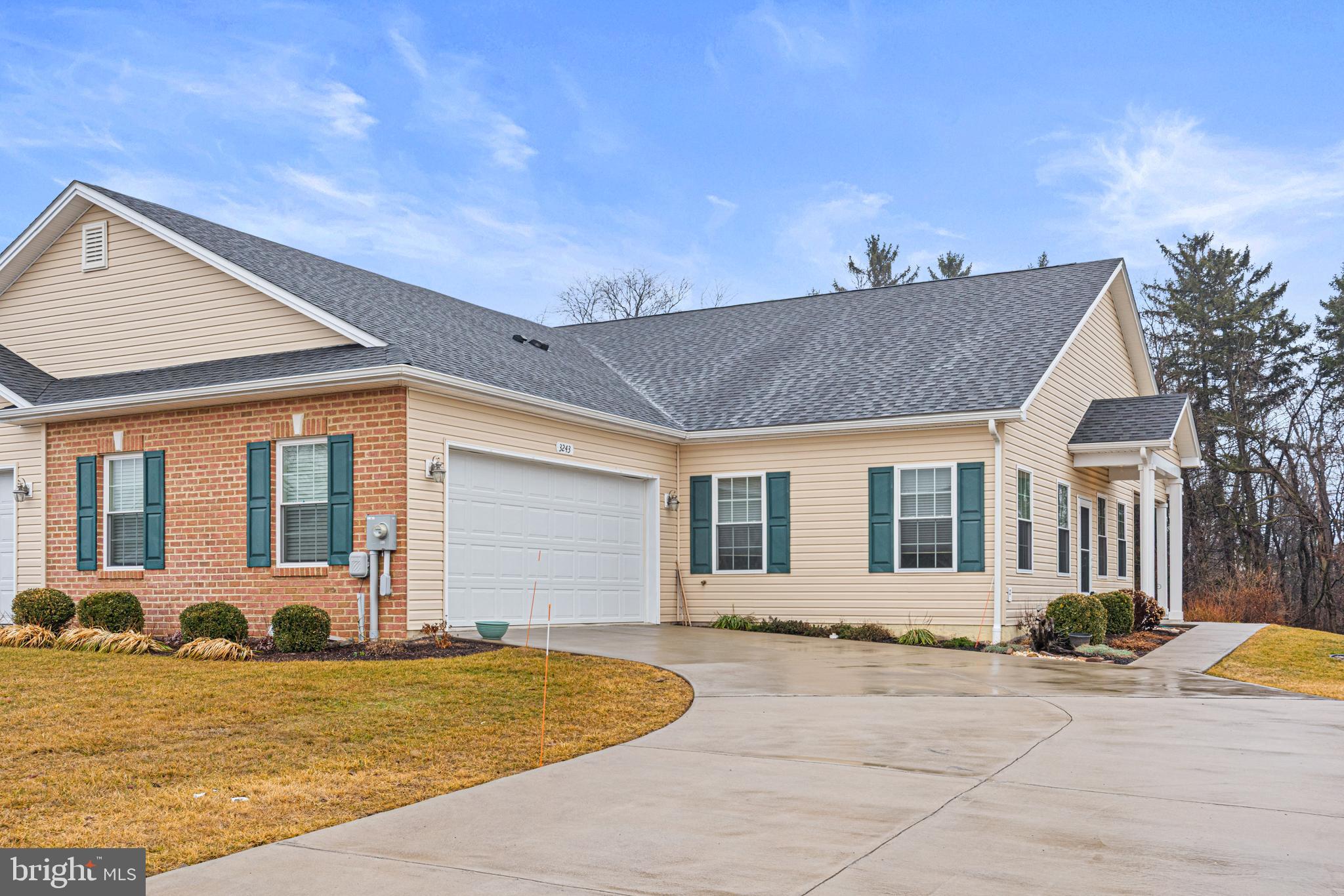 3243 Portrait Way Chambersburg, PA 17202 - Photo 3 of 35