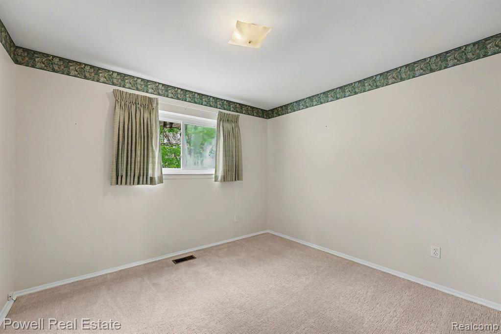 18166 Davidson Road Fraser, MI 48026 - Photo 10 of 26