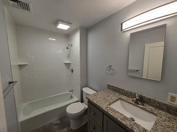 $2,400 | 288 Pleasant Street, Unit 7, Stoughton, MA 02072
