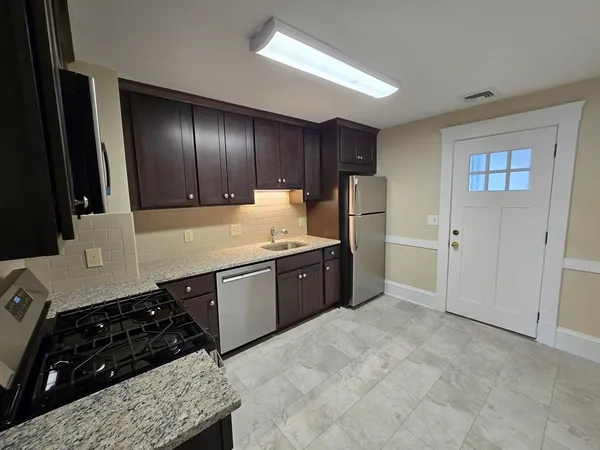 $2,400 | 288 Pleasant Street, Unit 7, Stoughton, MA 02072