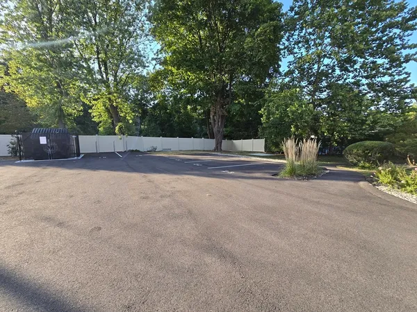 $2,400 | 288 Pleasant Street, Unit 7, Stoughton, MA 02072