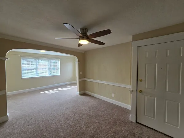 $2,400 | 288 Pleasant Street, Unit 7, Stoughton, MA 02072