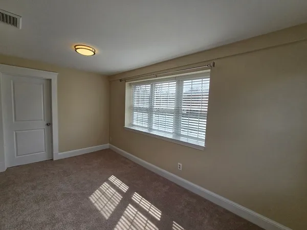 $2,400 | 288 Pleasant Street, Unit 7, Stoughton, MA 02072