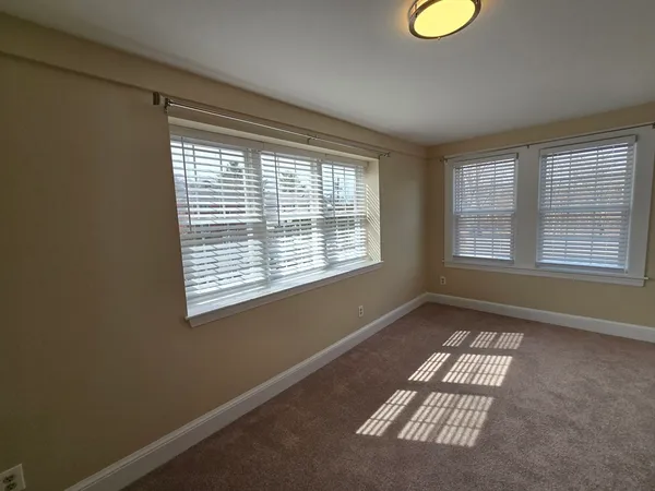 $2,400 | 288 Pleasant Street, Unit 7, Stoughton, MA 02072