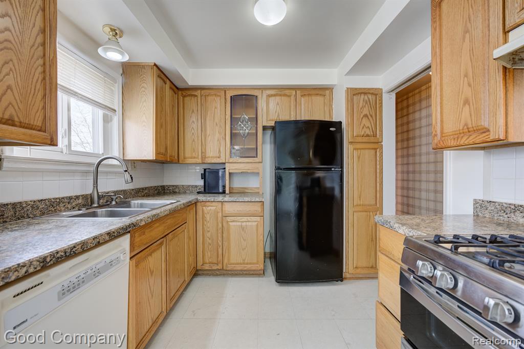 28356 Ridgebrook Road Farmington Hills, MI 48334 - Photo 12 of 44