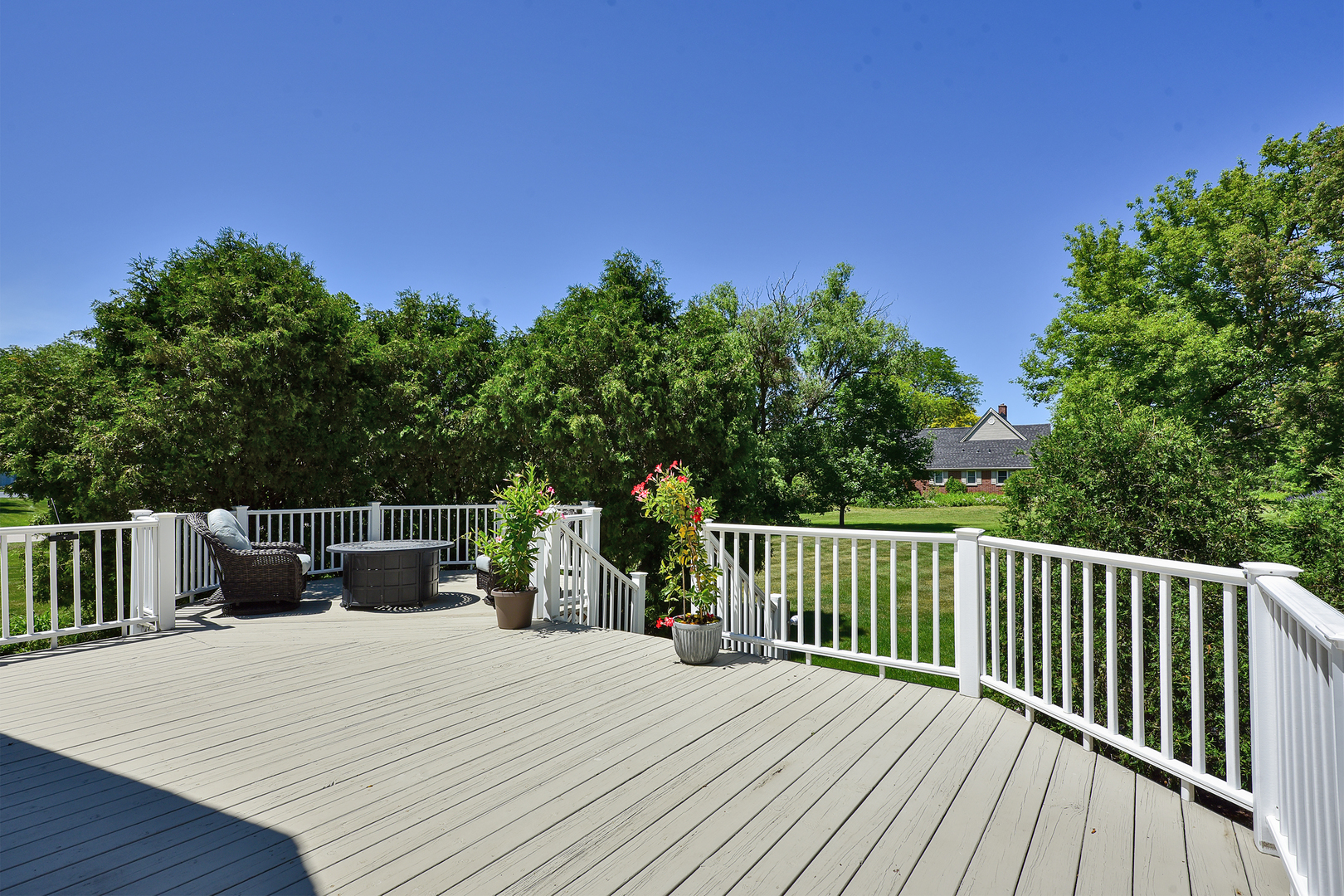 381 Grayfriars Lane Inverness, IL 60067 - Photo 26 of 37