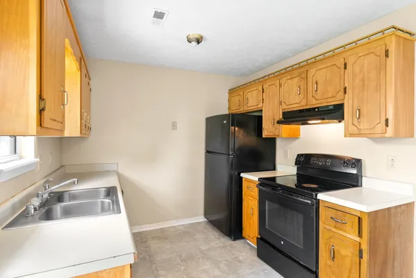 $1,250 | 2080 Carneal Lane, Oak Grove, KY 42262