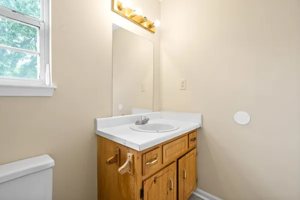 $1,250 | 2080 Carneal Lane, Oak Grove, KY 42262