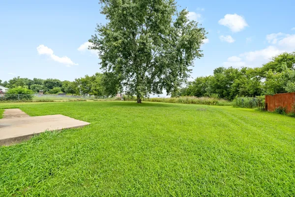 $1,250 | 2080 Carneal Lane, Oak Grove, KY 42262