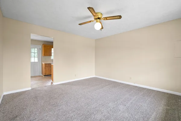 $1,250 | 2080 Carneal Lane, Oak Grove, KY 42262