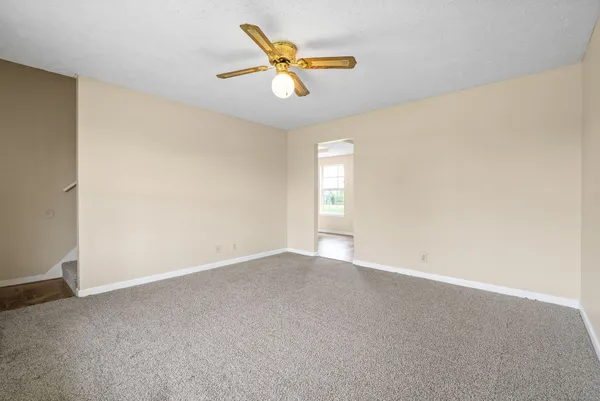 $1,250 | 2080 Carneal Lane, Oak Grove, KY 42262