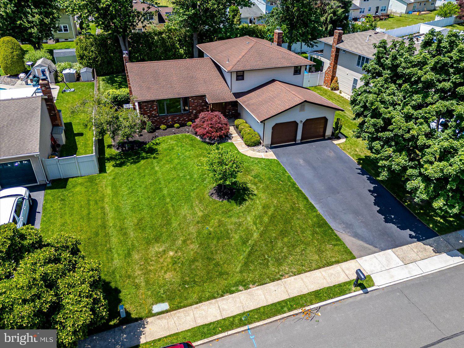 86 Albemarle Road Hamilton, NJ 08690 - Photo 4 of 49 Charming home with lush green lawn.