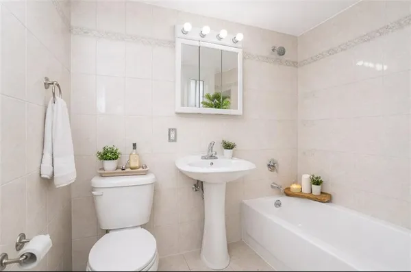 $665,000 | 2072 Ocean Avenue, Unit 701 | Midwood