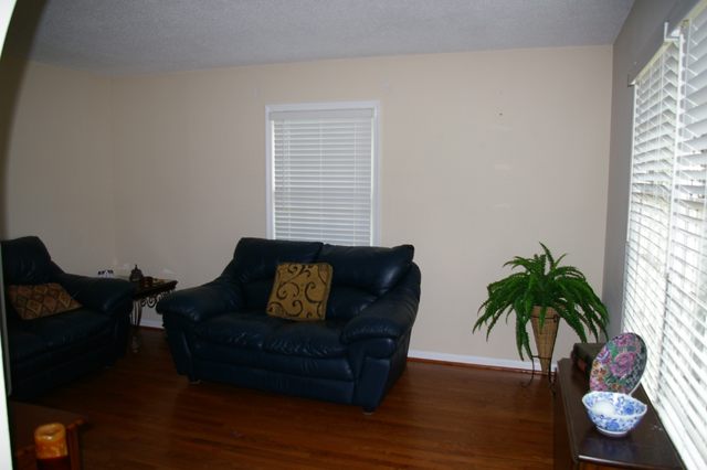 317 Hillandale Road Seneca, SC 29672 - Photo 4 of 22 Gallery Image 4