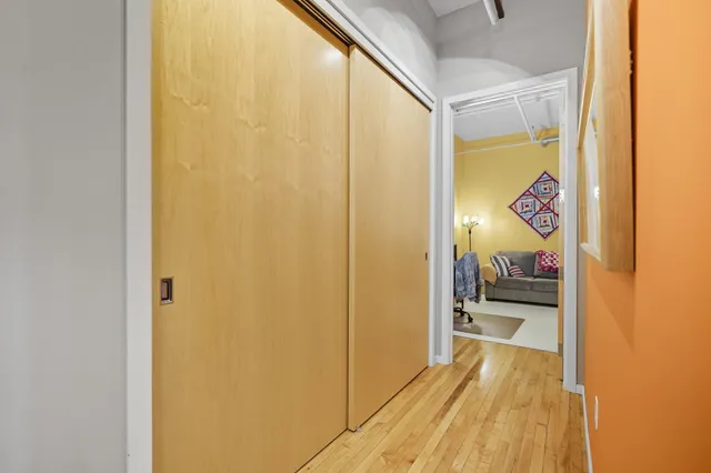 $299,900 | 290 Market Street, Unit 405, Minneapolis, MN 55405