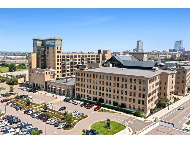 $299,900 | 290 Market Street, Unit 405, Minneapolis, MN 55405