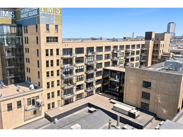$299,900 | 290 Market Street, Unit 405, Minneapolis, MN 55405
