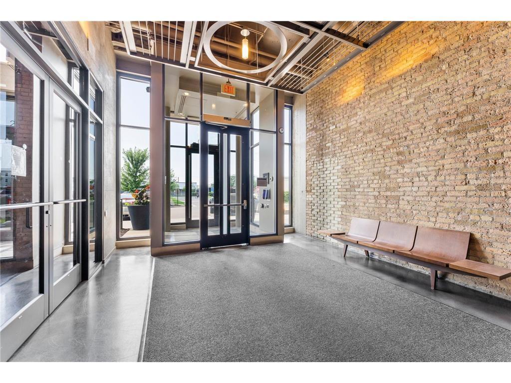 290 Market Street, Unit 405 Minneapolis, MN 55405 - Photo 30 of 37