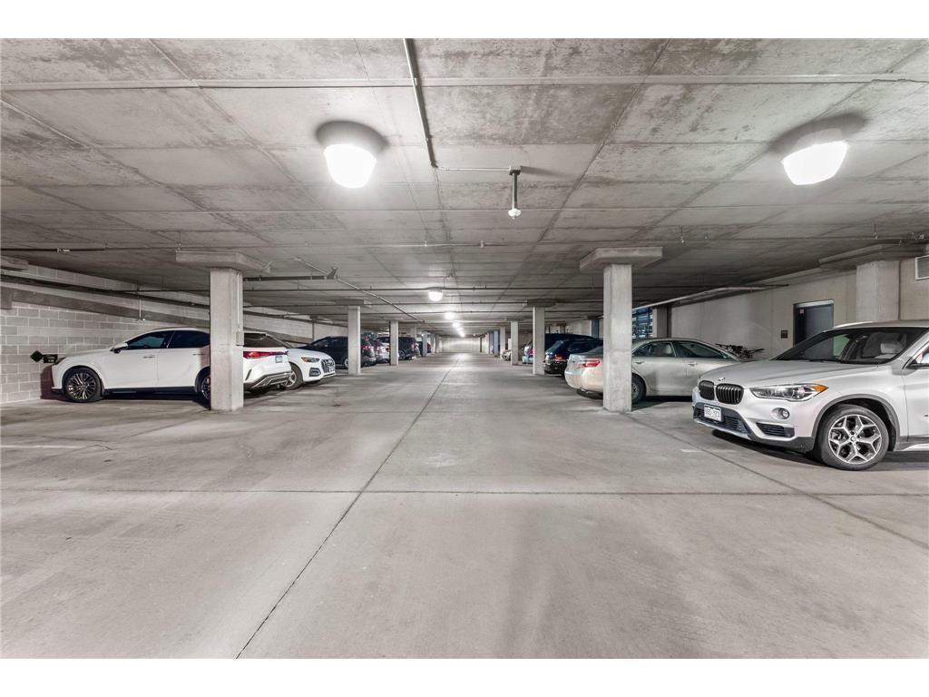 290 Market Street, Unit 405 Minneapolis, MN 55405 - Photo 36 of 37