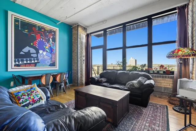 $299,900 | 290 Market Street, Unit 405, Minneapolis, MN 55405