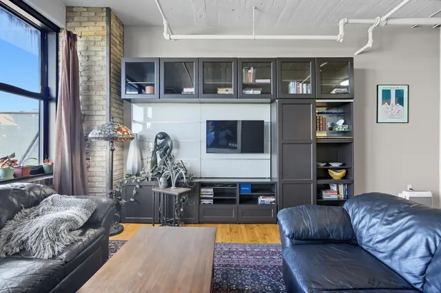 $299,900 | 290 Market Street, Unit 405, Minneapolis, MN 55405