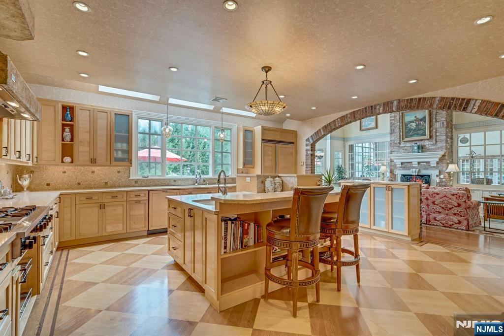 1055 High Mountain Road Franklin Lakes, NJ 07417 - Photo 12 of 24