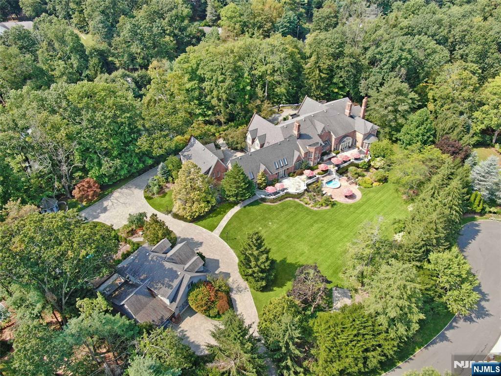 1055 High Mountain Road Franklin Lakes, NJ 07417 - Photo 2 of 24