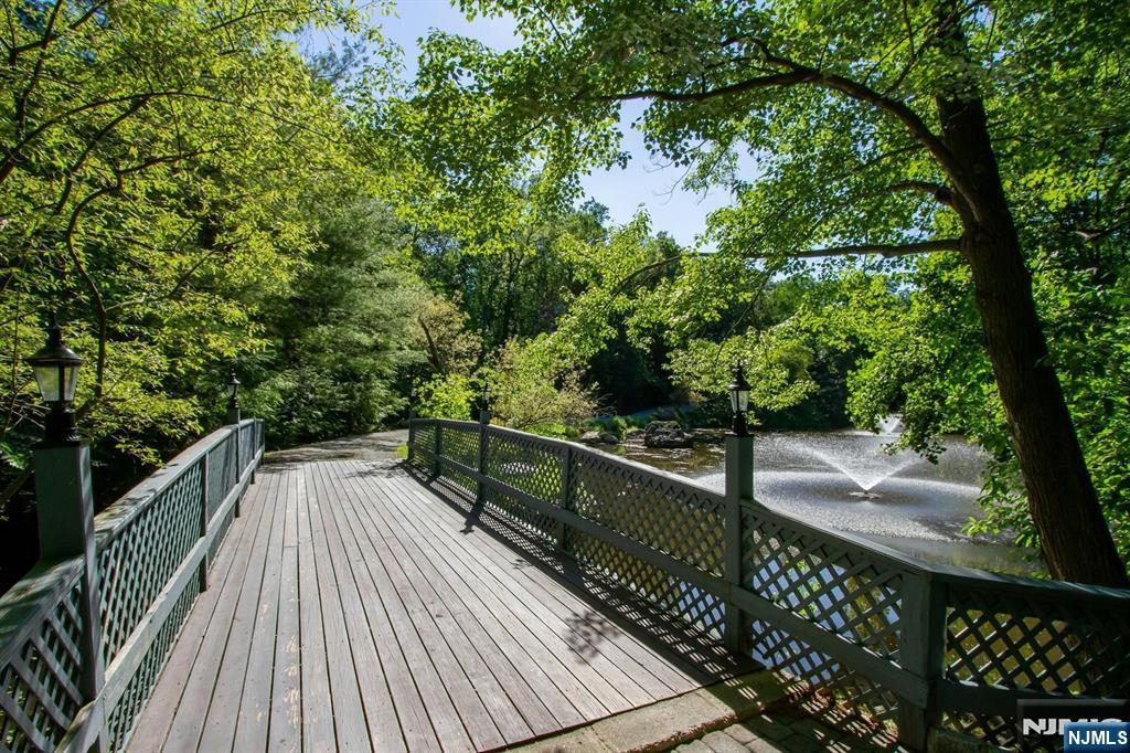1055 High Mountain Road Franklin Lakes, NJ 07417 - Photo 5 of 24
