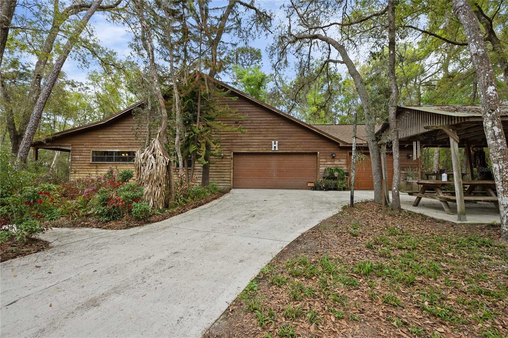 17055 Sweetwater Road Dade City, FL 33523 - Photo 2 of 53