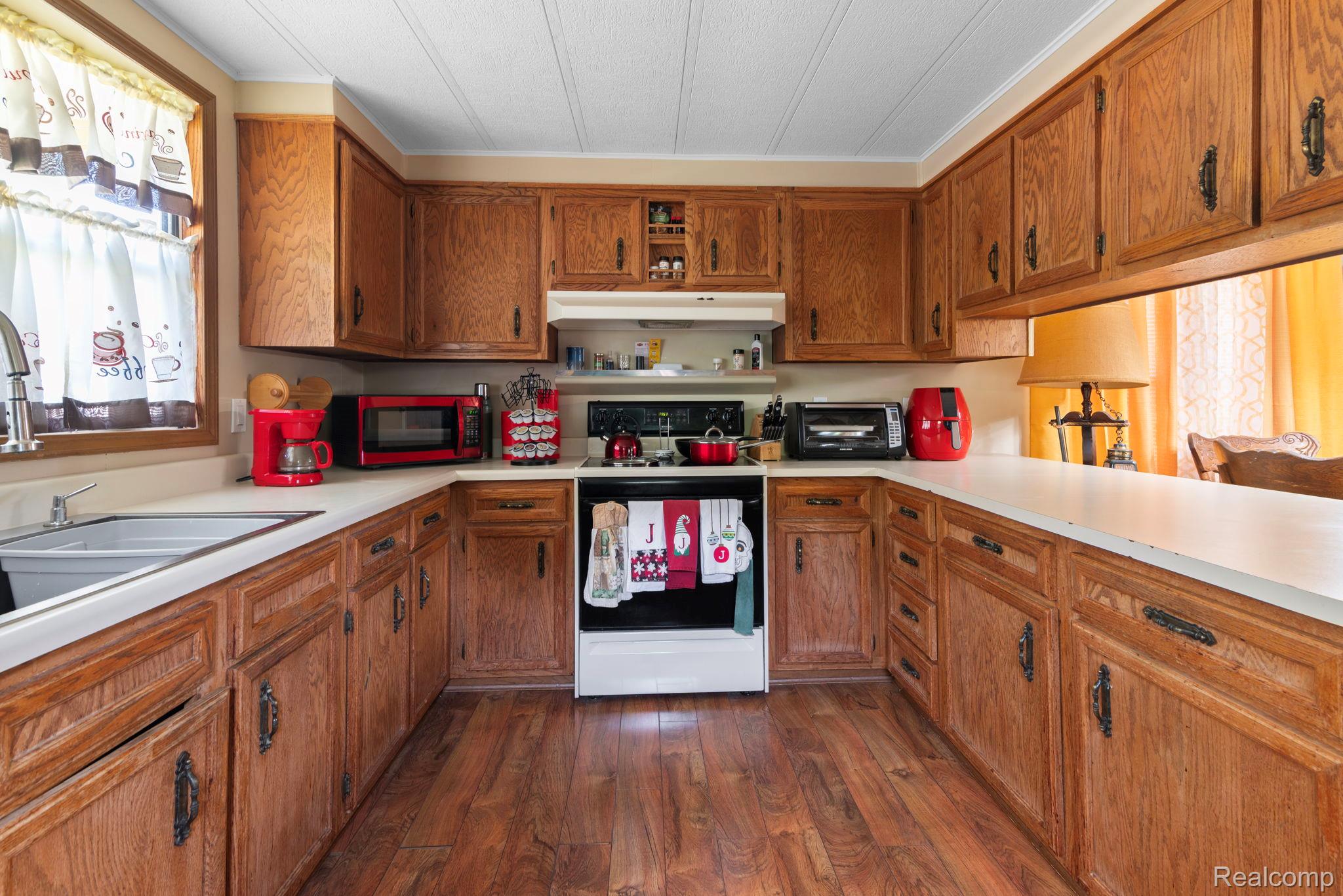 351-north Squirrel Squirrel Road, Unit 252 Auburn Hills, MI 48326 - Photo 9 of 19 11-web-or-mls-DSC_5625.jpg