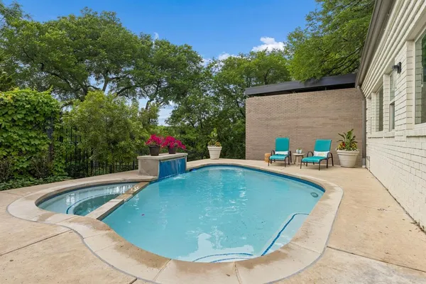 $12,500 | 2001 St Charles Place, Fort Worth, TX 76107