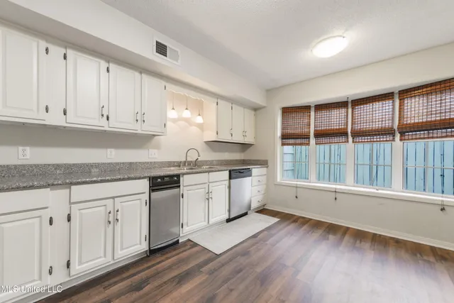 $215,000 | 30 Independence Drive, Unit 30, Gulfport, MS 39507