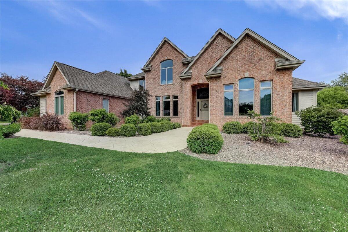 13750 N Legacy Hills Dr, Mequon, WI