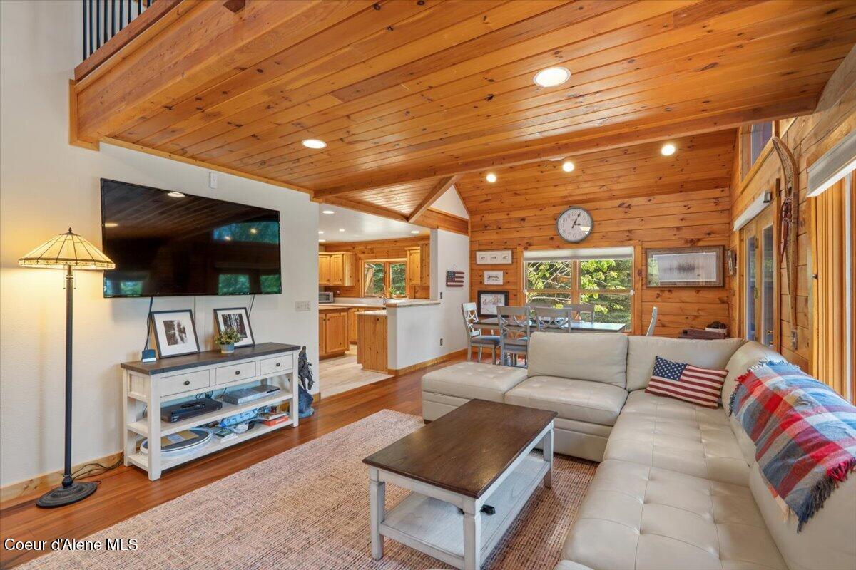 13764 South Ridgeview Drive Harrison, ID 83833 - Photo 38 of 60 21-Living Room