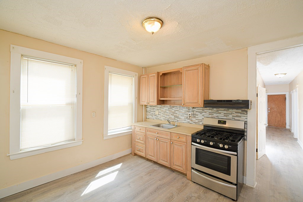 31 Hiawatha Road Boston, MA 02126 - Photo 1 of 22 Gallery Image 1