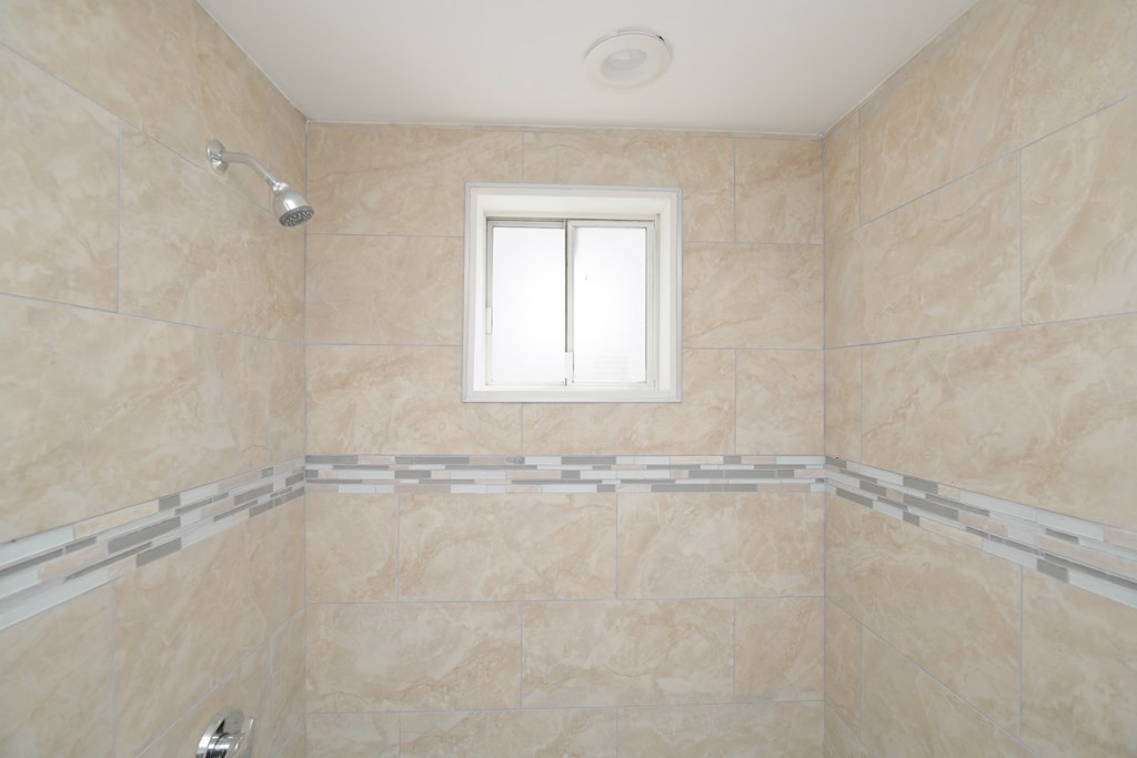 31 Hiawatha Road Boston, MA 02126 - Photo 4 of 22 Gallery Image 4