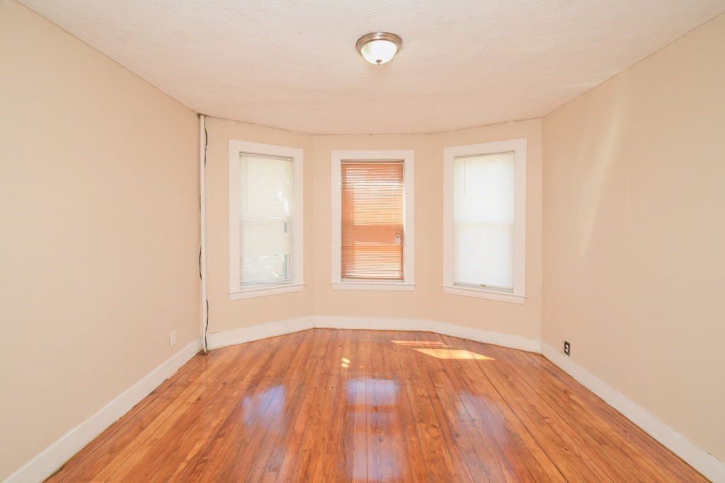 31 Hiawatha Road Boston, MA 02126 - Photo 9 of 22 Gallery Image 9