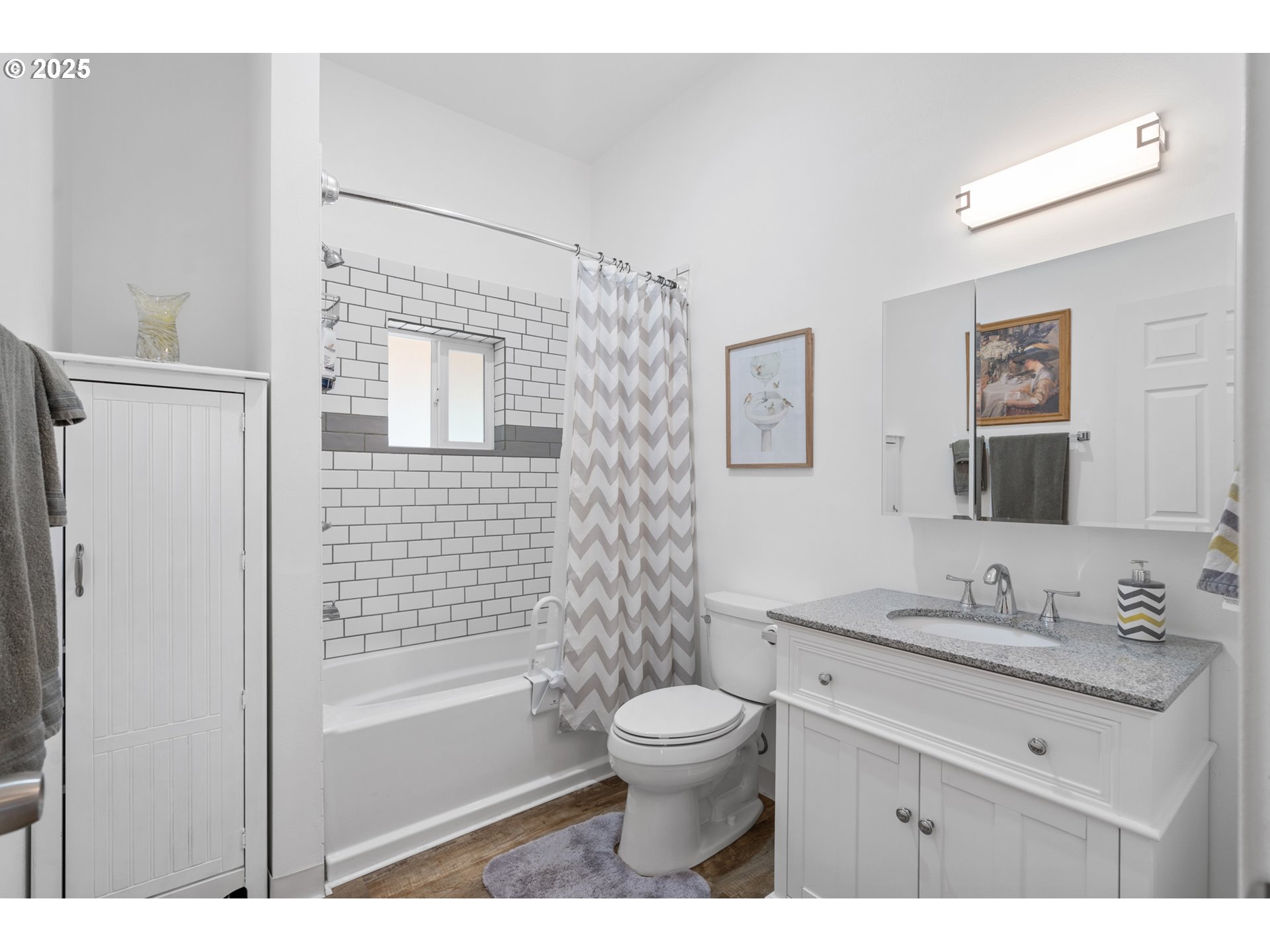 402 East Main Street Weston, OR 97886 - Photo 18 of 36 a bathroom with a sink toilet tub and shower