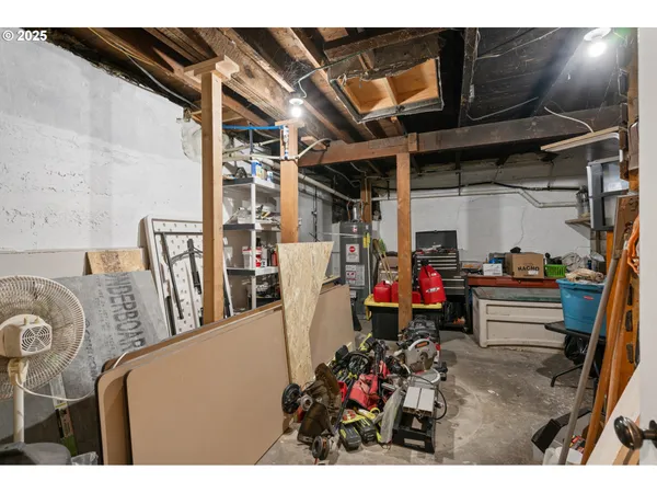 $445,000 | 402 East Main Street, Weston, OR 97886