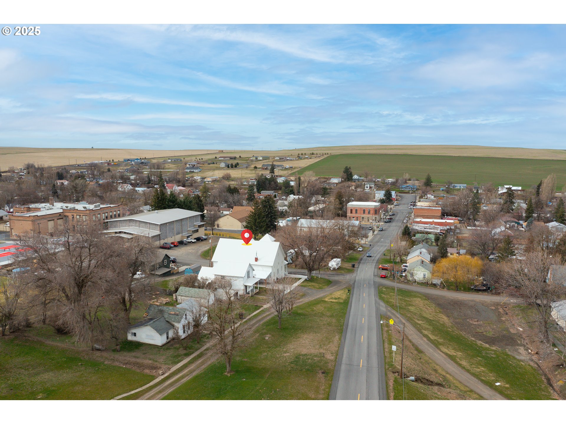 402 East Main Street Weston, OR 97886 - Photo 34 of 36 a view of a city