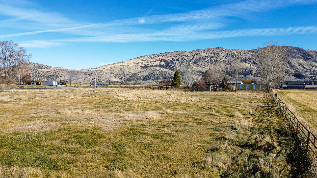 7992 Elliott Road Klamath Falls, OR 97603 - Photo 60 of 67 Elliot