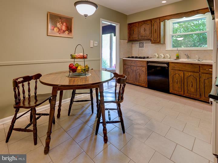 1279 June Road Huntingdon Valley, PA 19006 - Photo 8 of 23