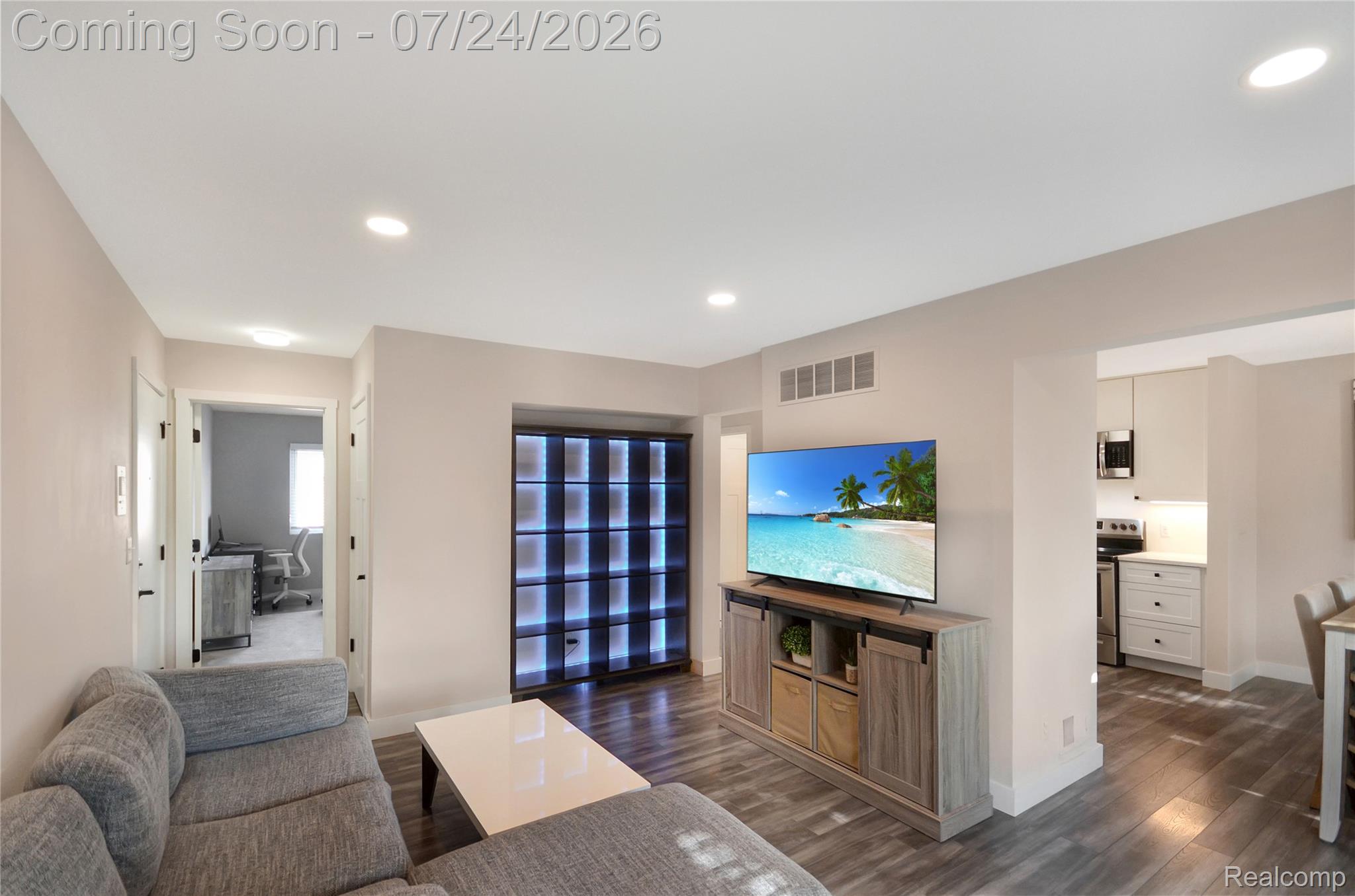 29322 Hoover Road, Unit 322 Warren, MI 48093 - Photo 4 of 20 4 Living Room.jpg