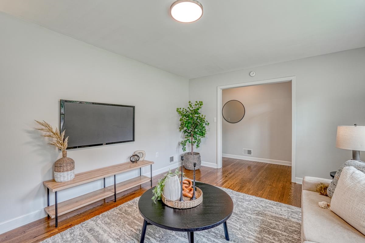 126 Dover Road Spartanburg, SC 29301 - Photo 5 of 41