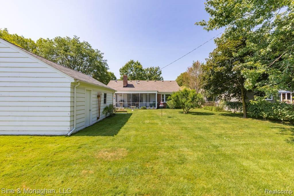1154 Hampton Road Grosse Pointe Woods, MI 48236 - Photo 23 of 24