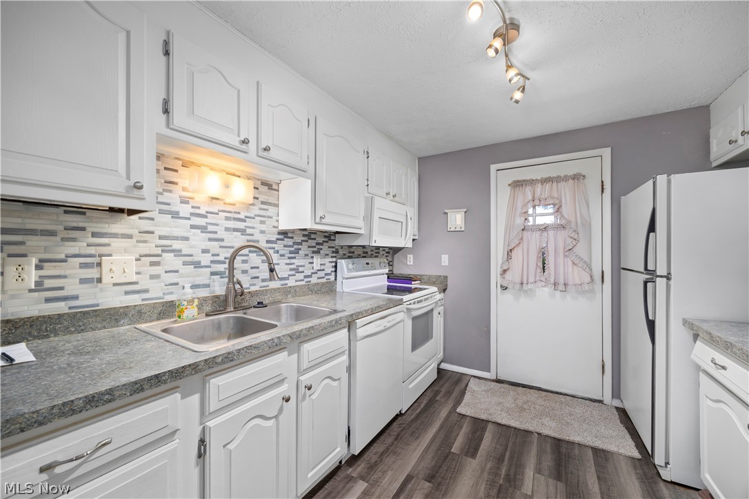 974 Wadsworth Road Medina, OH 44256 - Photo 2 of 31
