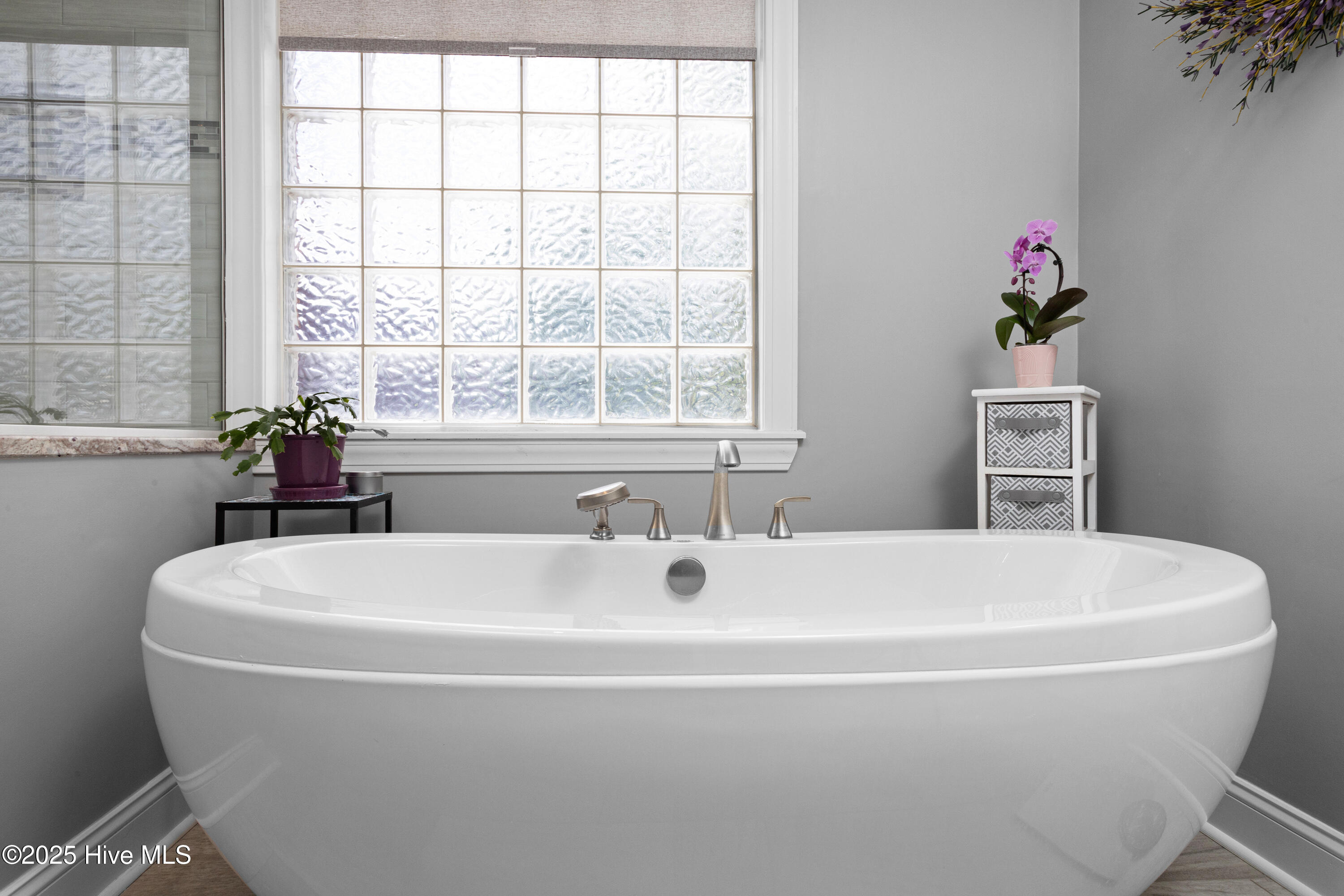 203 Nydegg Road New Bern, NC 28562 - Photo 15 of 34 Owners Bathroom