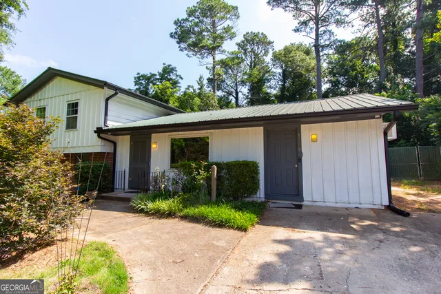$2,500 | 1037 College Station Road, Athens, GA 30605